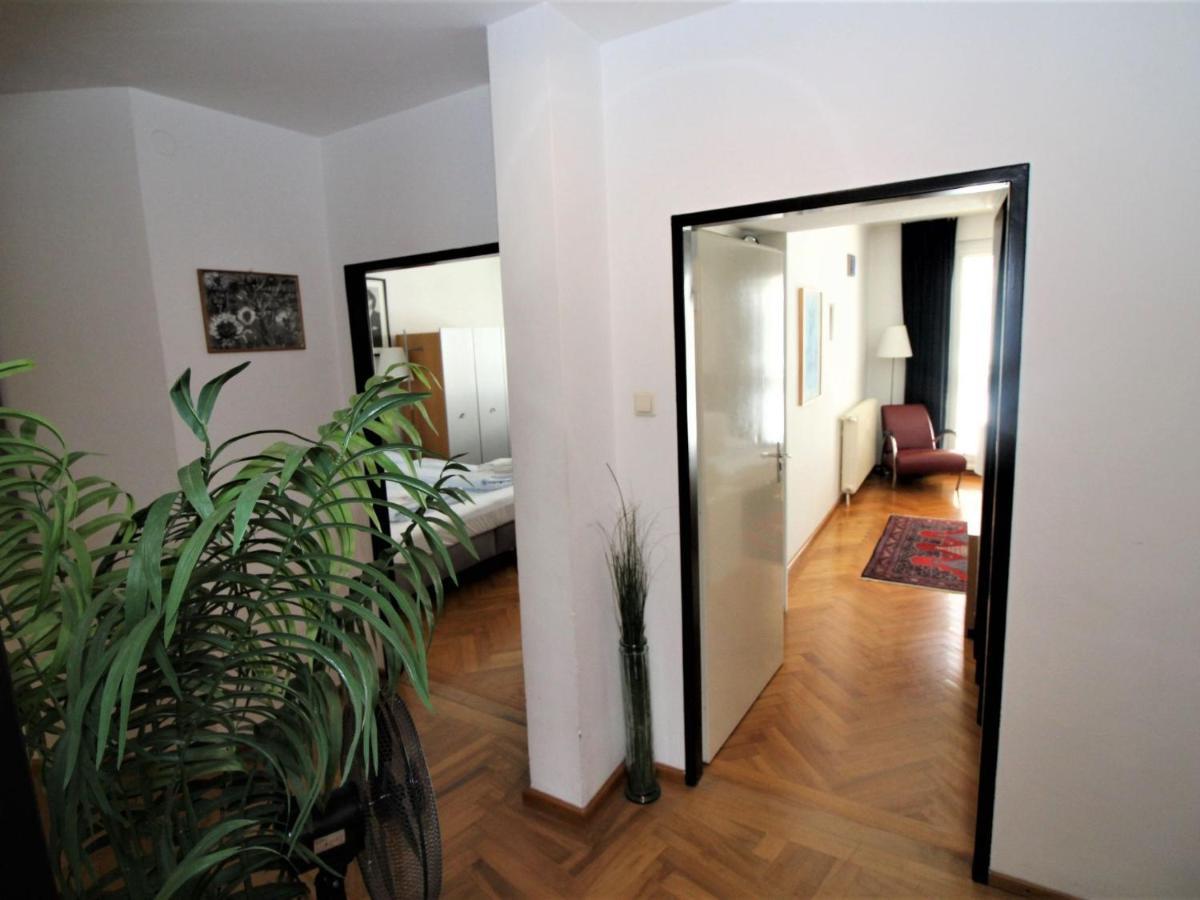Apartment Opera By Interhome เวียนนา ภายนอก รูปภาพ
